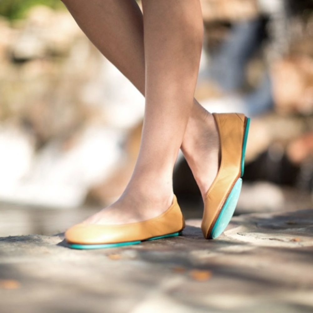 TIEKS size 7 good condition color camel